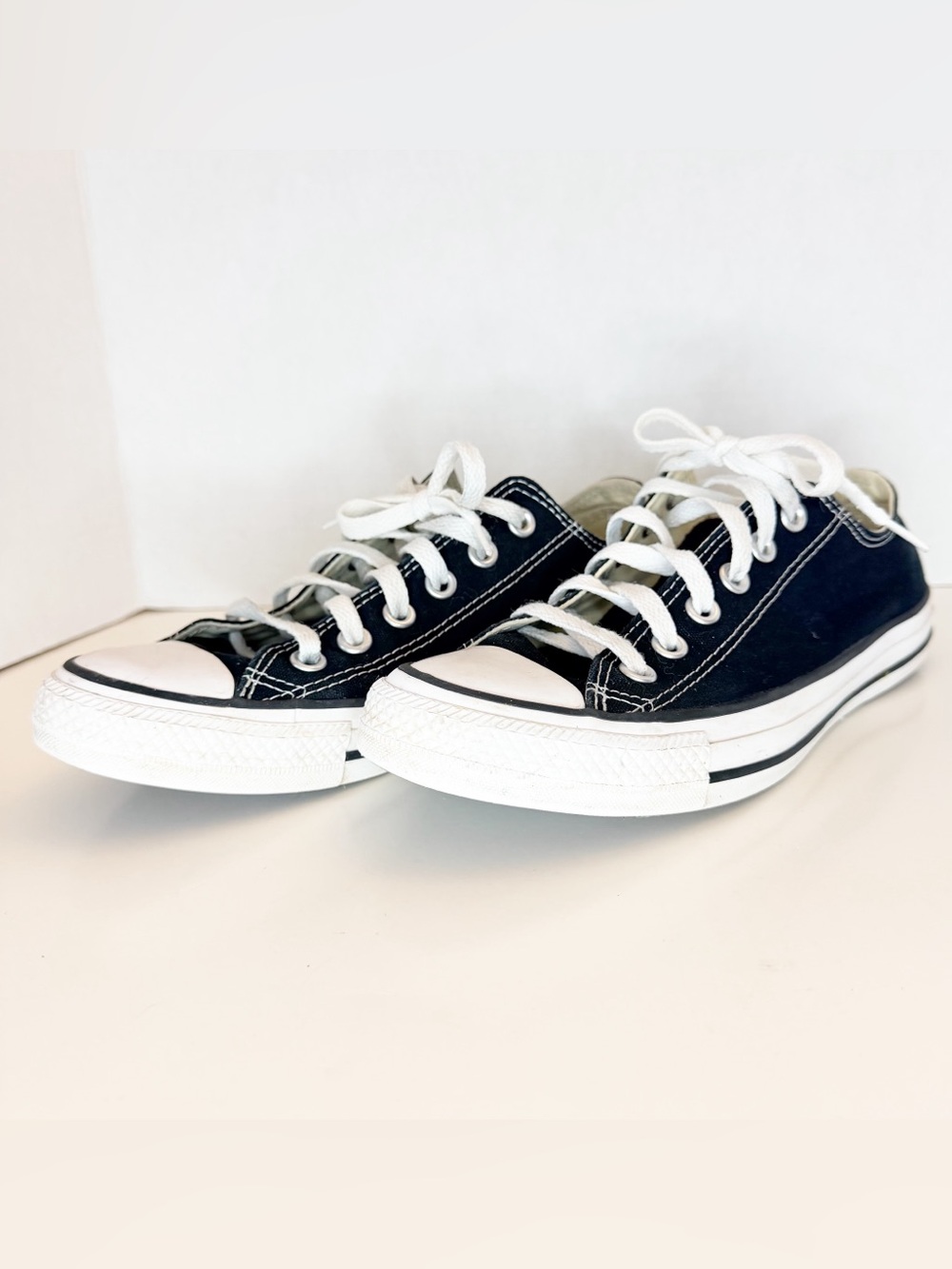 Converse Low-Top Sneakers in Navy and White